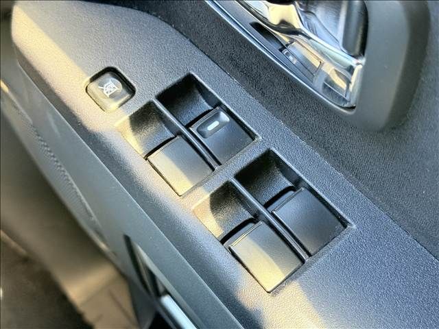 MITSUBISHI DELICA D:5 4WD 2011 Image 31