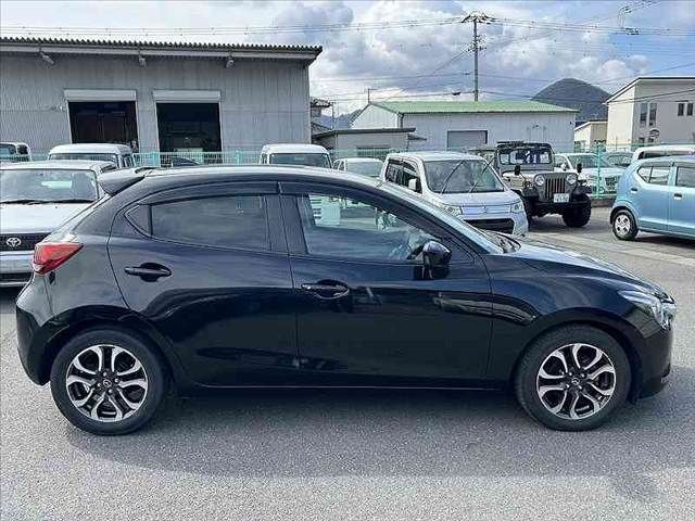 MAZDA DEMIO 2016 Image 31