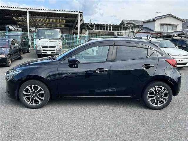 MAZDA DEMIO 2016 Image 31
