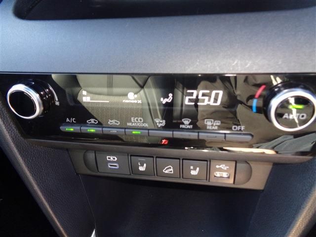 TOYOTA YARIS CROSS HYBRID 2023 Image 31