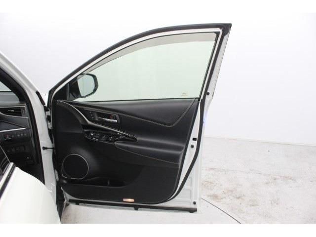 TOYOTA HARRIER HYBRID 2017 Image 31