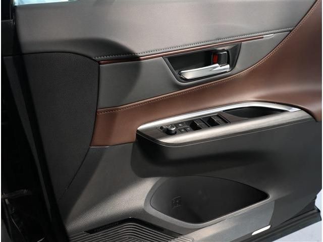 TOYOTA HARRIER 2WD 2021 Image 31