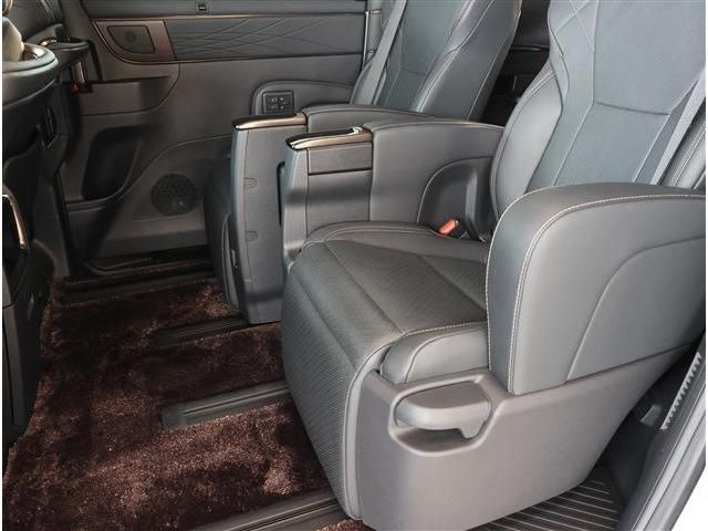 TOYOTA VELLFIRE  HYBRID 2024 Image 31