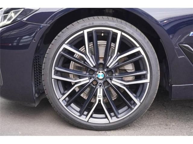 BMW 5SERIES SEDAN 2021 Image 31