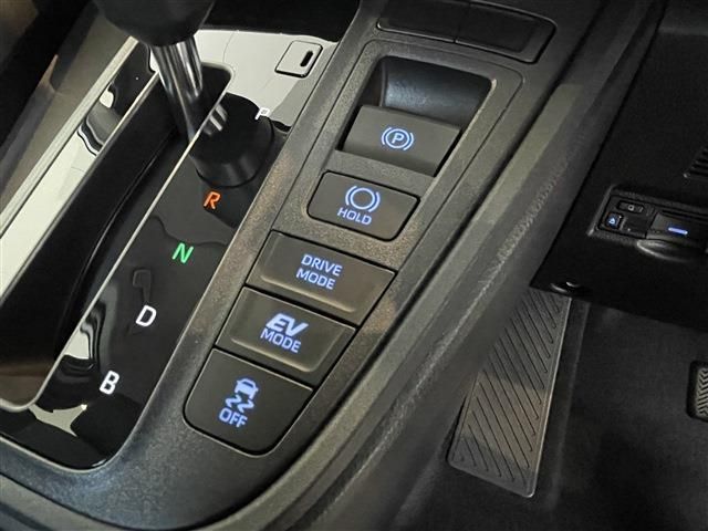 TOYOTA NOAH HYBRID 2026 Image 31