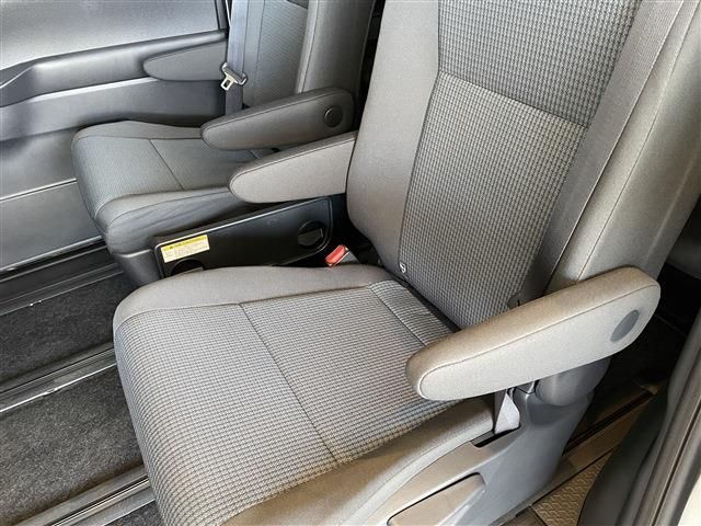 TOYOTA NOAH HYBRID 2026 Image 31