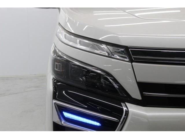 TOYOTA VOXY 2019 Image 31