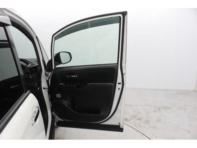 TOYOTA VOXY 2019 Image 31