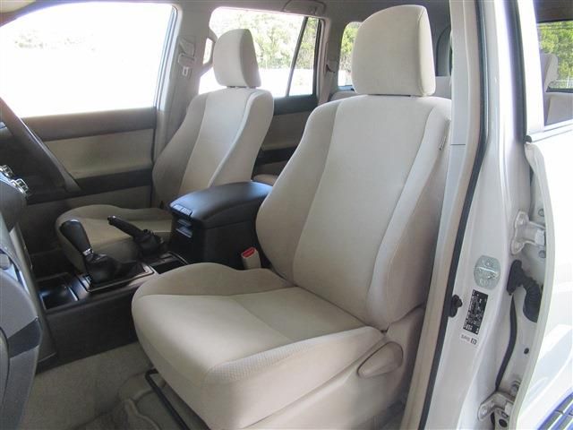 TOYOTA LANDCRUISER PRADO 2012 Image 31