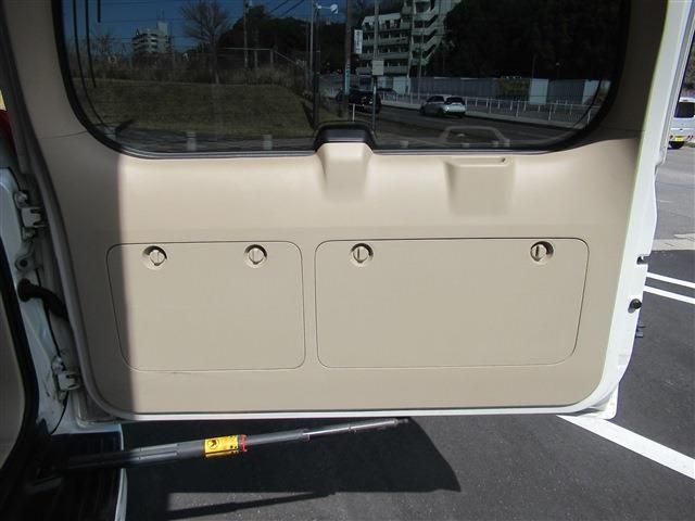 TOYOTA LANDCRUISER PRADO 2012 Image 31