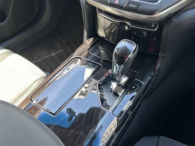 TOYOTA CROWN SEDAN HYBRID 2017 Image 31