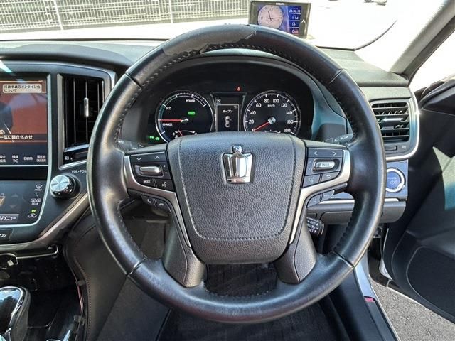 TOYOTA CROWN SEDAN HYBRID 2017 Image 31