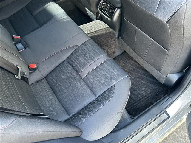 TOYOTA CROWN SEDAN HYBRID 2017 Image 31