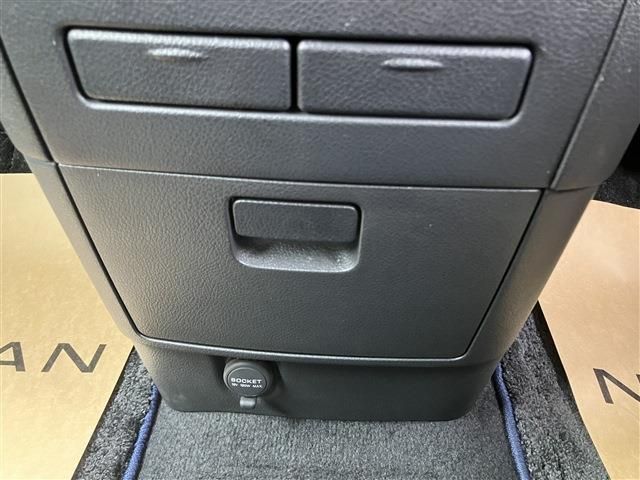 NISSAN ELGRAND 2021 Image 31