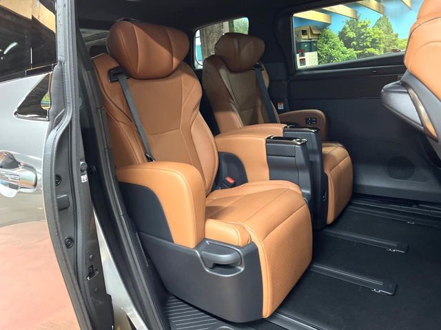 TOYOTA VELLFIRE  HYBRID 2026 Image 31