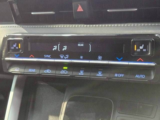 TOYOTA NOAH HYBRID 2023 Image 31