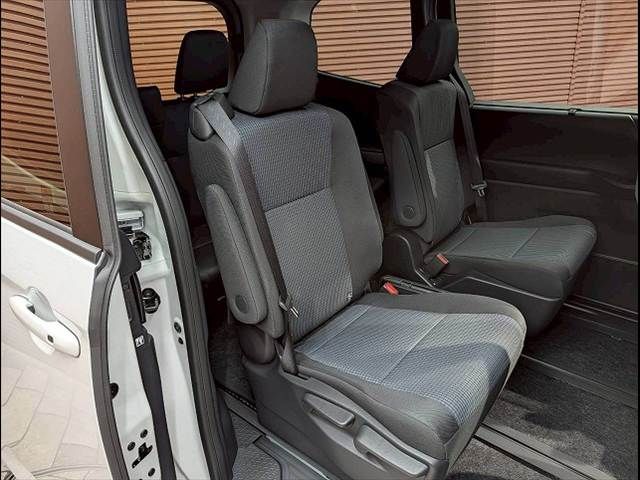 TOYOTA NOAH HYBRID 2026 Image 31