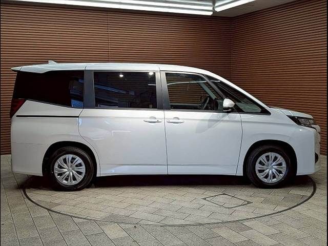 TOYOTA NOAH HYBRID 2026 Image 31