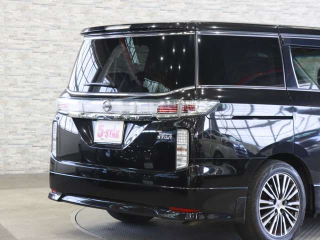 NISSAN ELGRAND 2014 Image 31