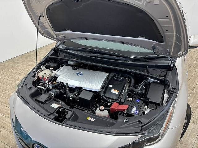 TOYOTA PRIUS PHV 2018 Image 31