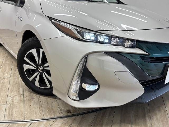 TOYOTA PRIUS PHV 2018 Image 31