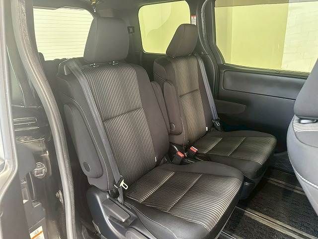 TOYOTA VOXY 2020 Image 31