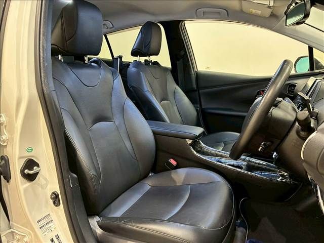 TOYOTA PRIUS PHV 2017 Image 31