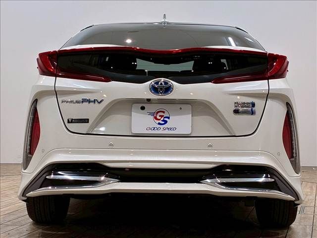 TOYOTA PRIUS PHV 2017 Image 31