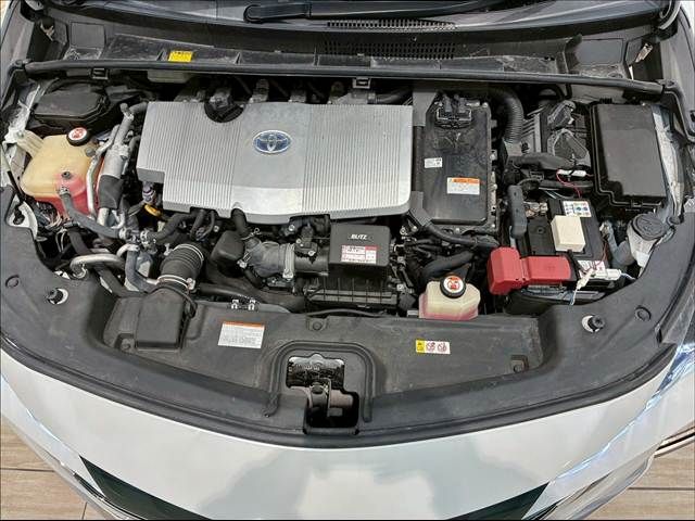 TOYOTA PRIUS PHV 2017 Image 31