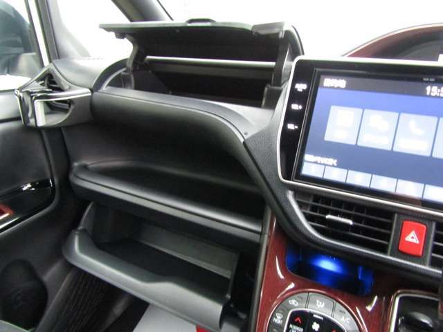 TOYOTA VOXY 2020 Image 31