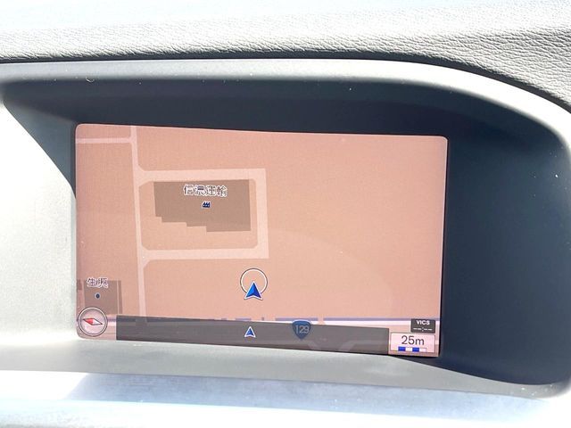 VOLVO V60 2018 Image 31