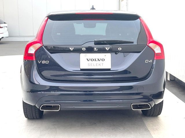 VOLVO V60 2018 Image 31