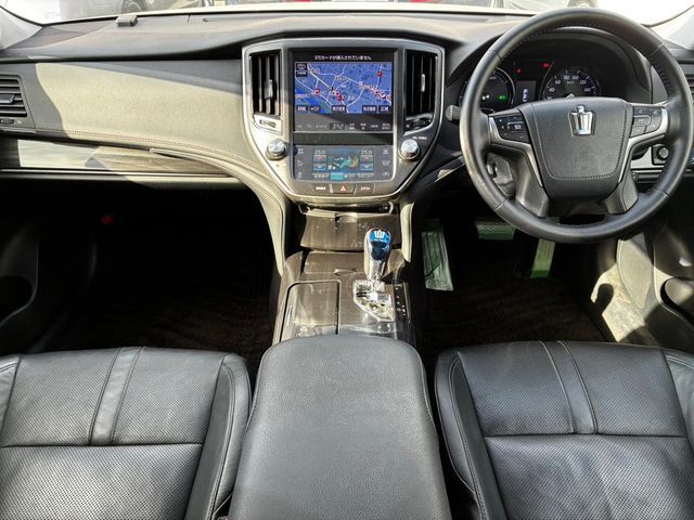 TOYOTA CROWN SEDAN HYBRID 2013 Image 31
