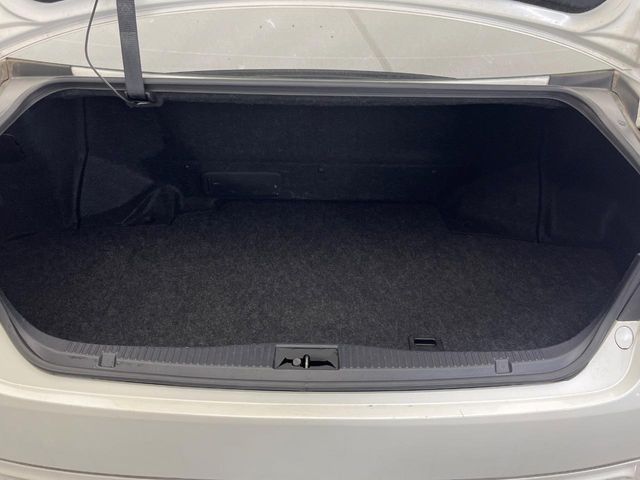 TOYOTA CROWN SEDAN HYBRID 2013 Image 31