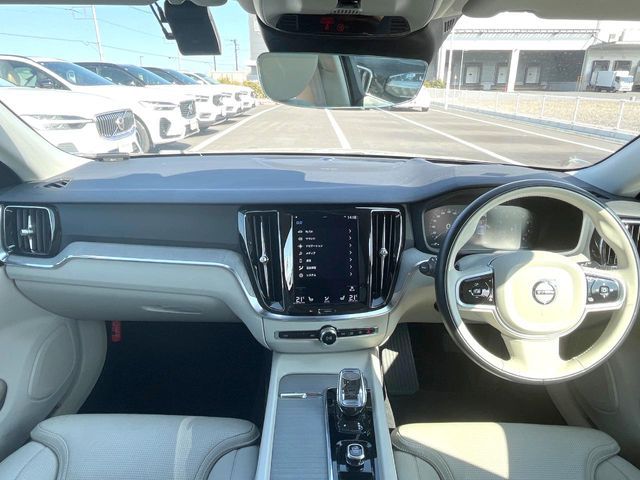 VOLVO V60 2021 Image 31