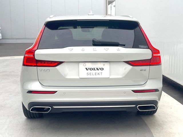 VOLVO V60 2021 Image 31