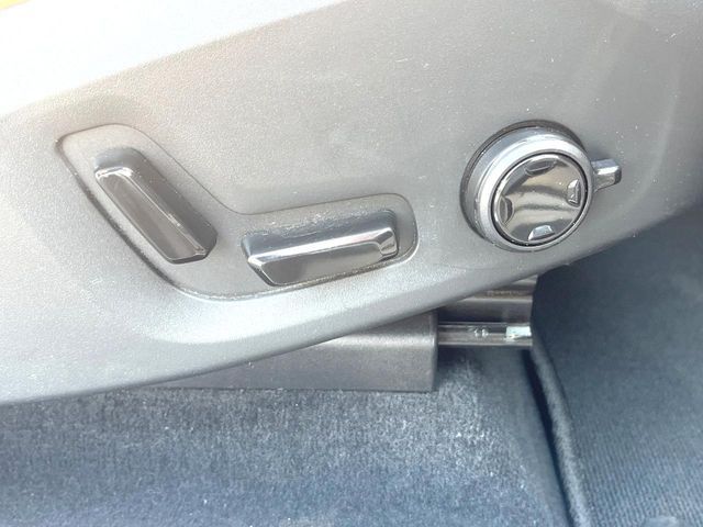 VOLVO XC60 2018 Image 31