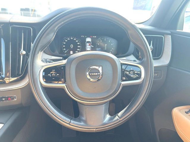 VOLVO XC60 2018 Image 31