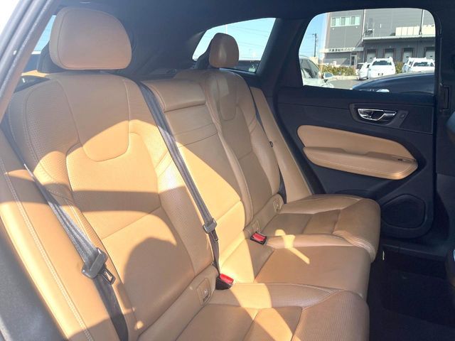 VOLVO XC60 2018 Image 31