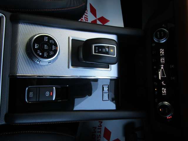 MITSUBISHI OUTLANDER PHEV 2022 Image 31