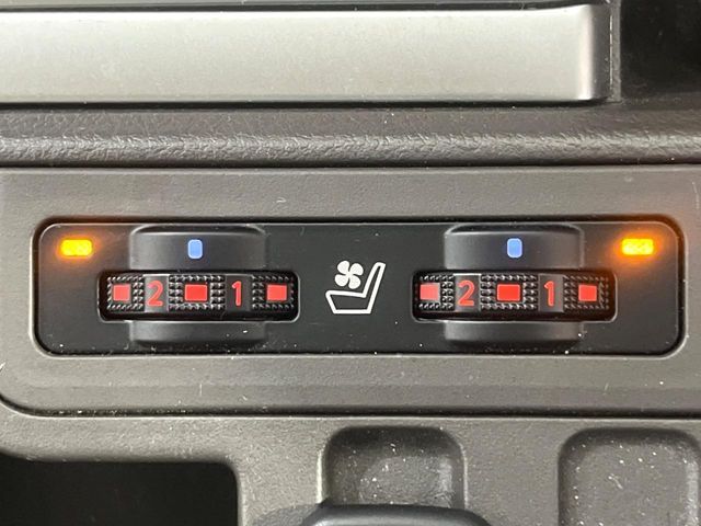 TOYOTA LANDCRUISER PRADO 2023 Image 31