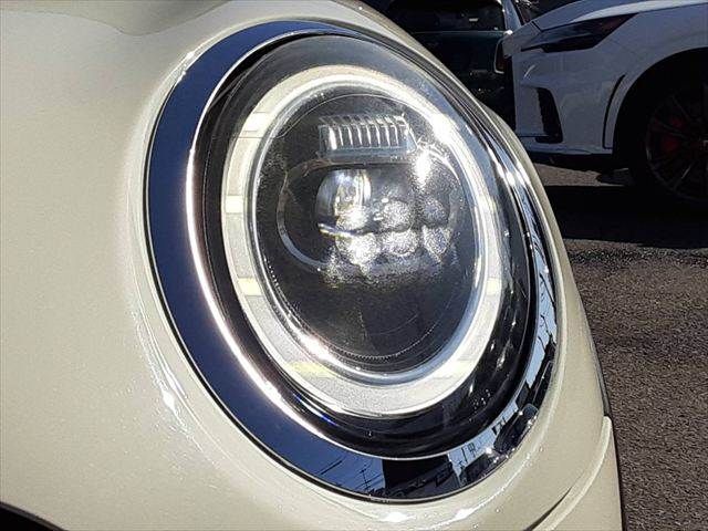 BMW MINI COOPER D 5DOOR 2019 Image 31