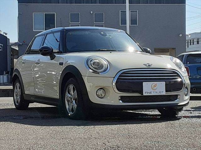 BMW MINI COOPER D 5DOOR 2019 Image 31