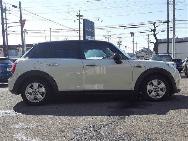 BMW MINI COOPER D 5DOOR 2019 Image 31