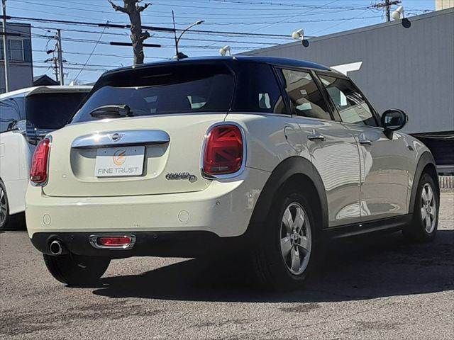 BMW MINI COOPER D 5DOOR 2019 Image 31