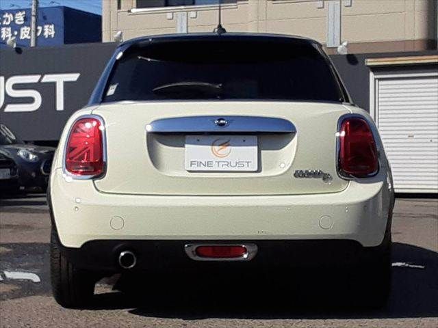 BMW MINI COOPER D 5DOOR 2019 Image 31