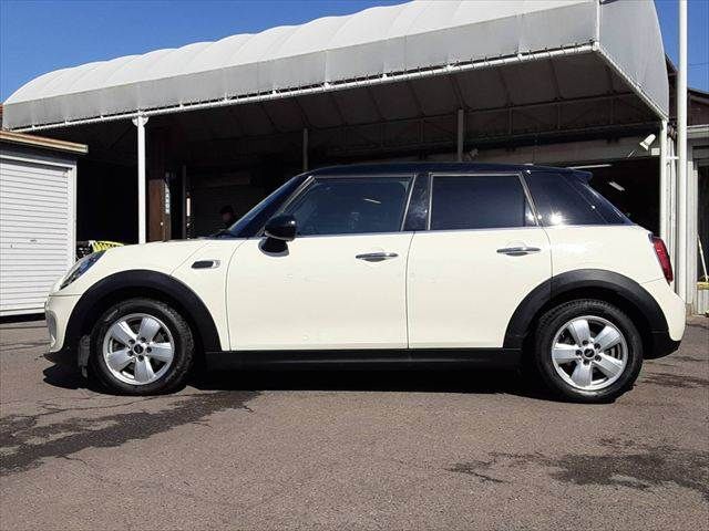 BMW MINI COOPER D 5DOOR 2019 Image 31