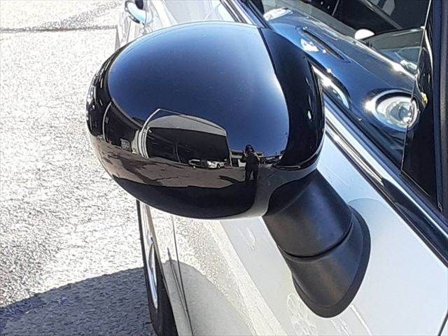 BMW MINI COOPER D 5DOOR 2019 Image 31