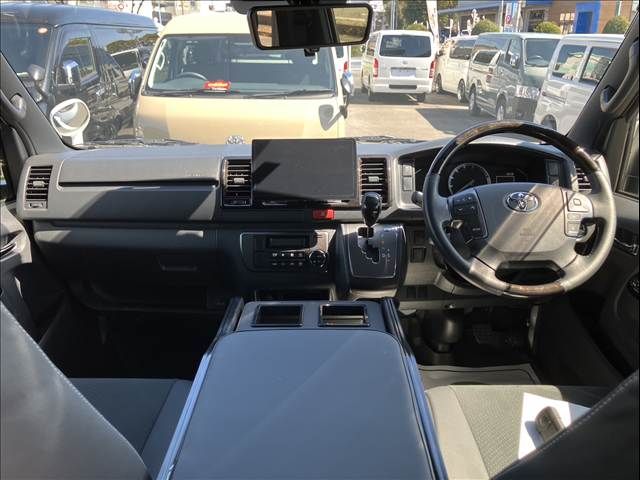 TOYOTA HIACE VAN 2WD 2023 Image 31