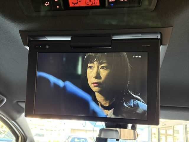 TOYOTA NOAH HYBRID 2018 Image 31